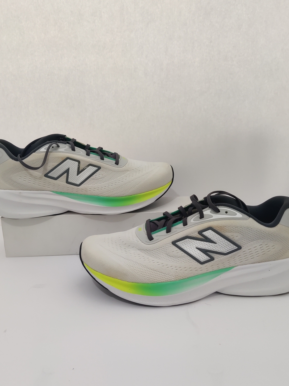 Men's New Balance Fresh Foam 680v9 Size 10 New Without Box